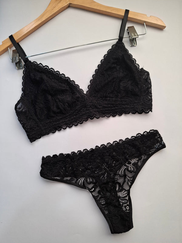 Art.782 Conjunto de puntilla tipo Bralette tazas forradas