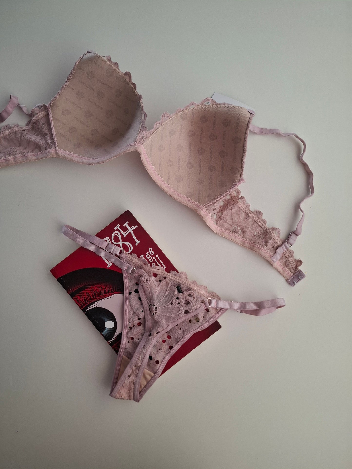 L5690 Conjunto
