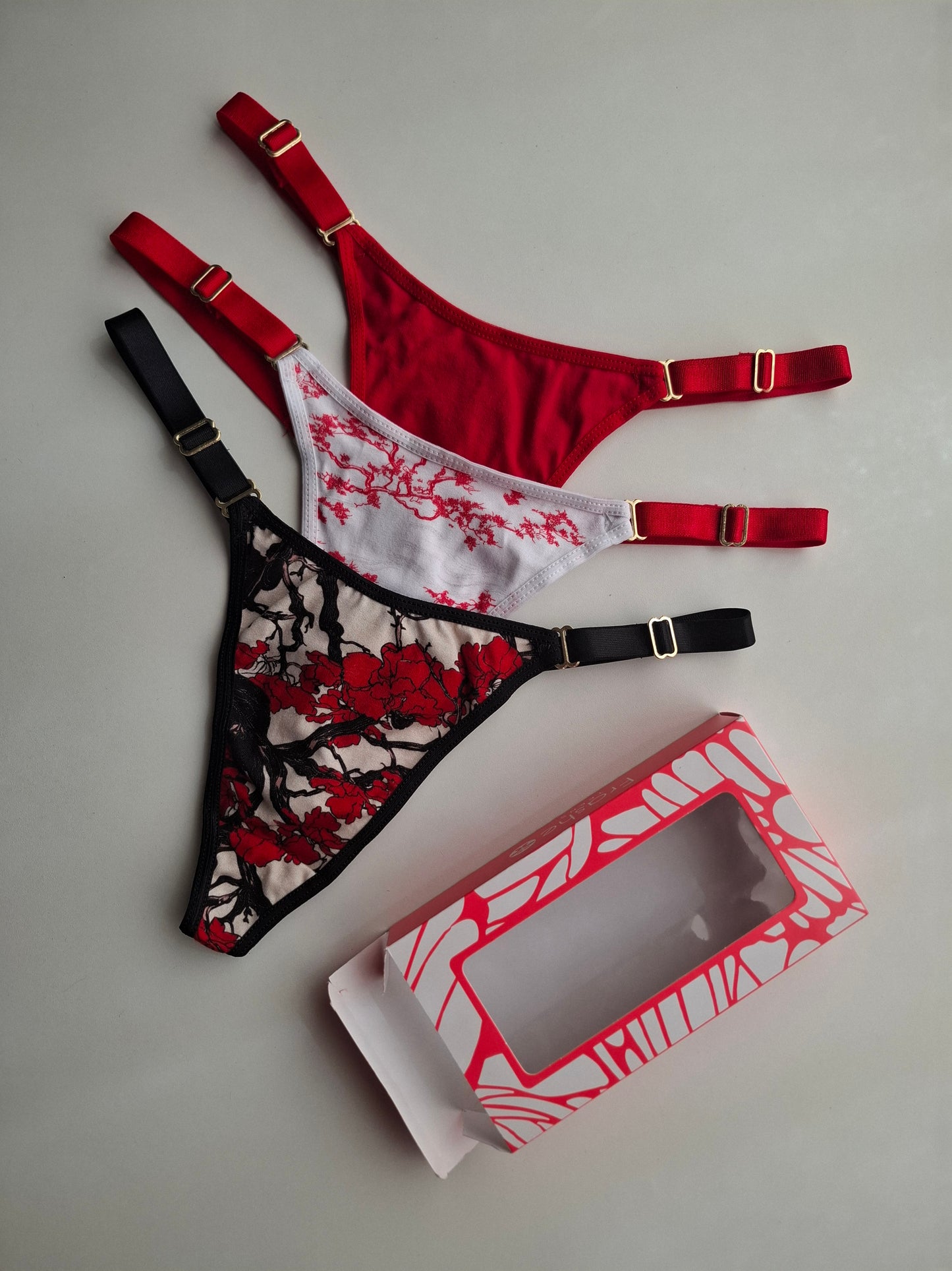 Art.5009 PACK X 3 DE TANGA CAVADA DE ALGODÓN LYCRA ESTAMPADO JAPAN