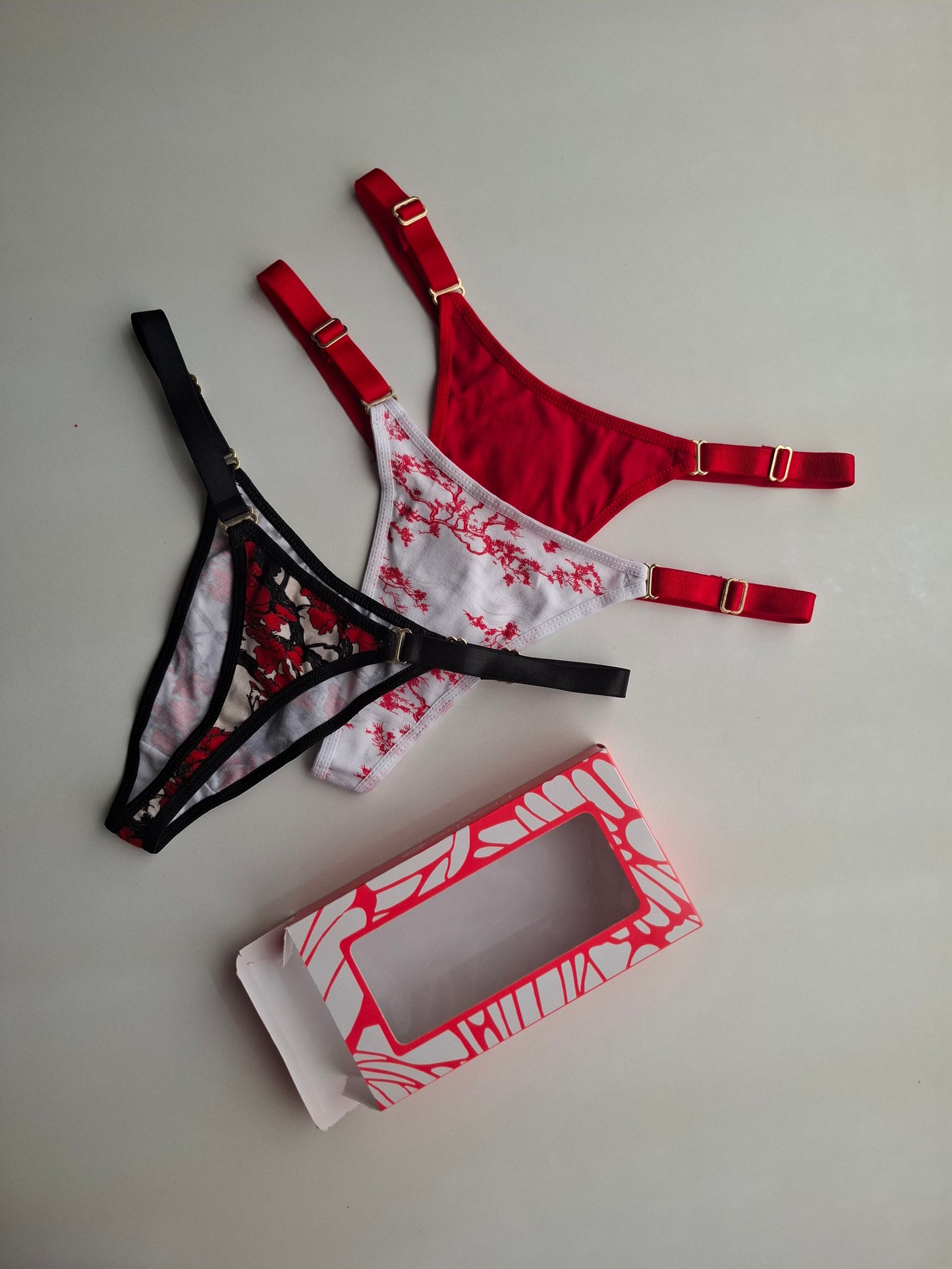 Art.5009 PACK X 3 DE TANGA CAVADA DE ALGODÓN LYCRA ESTAMPADO JAPAN