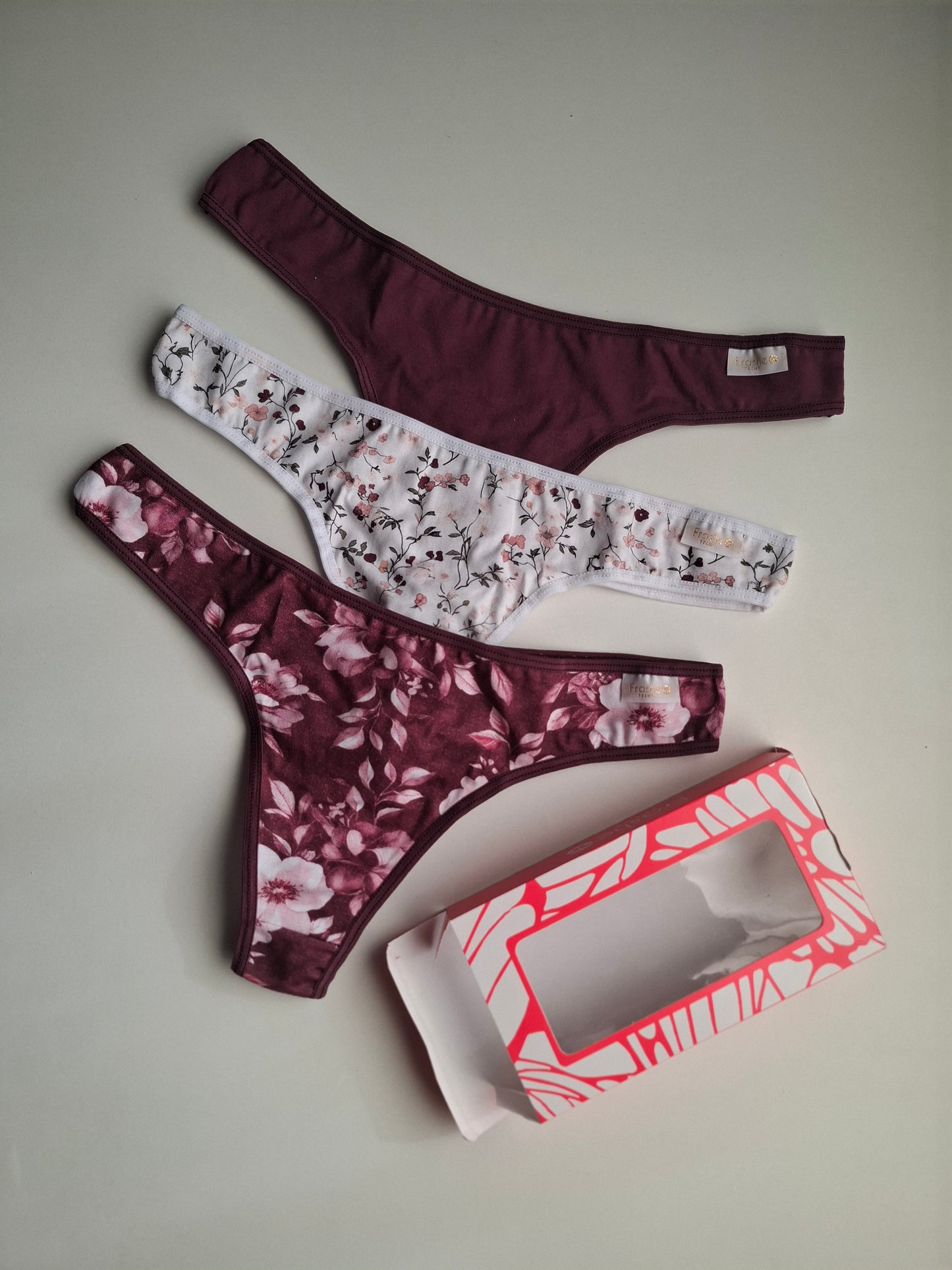 Art. 5010 Pack x 3 de Cola Less de Algodón Lycra Estampado Liberty Malbec