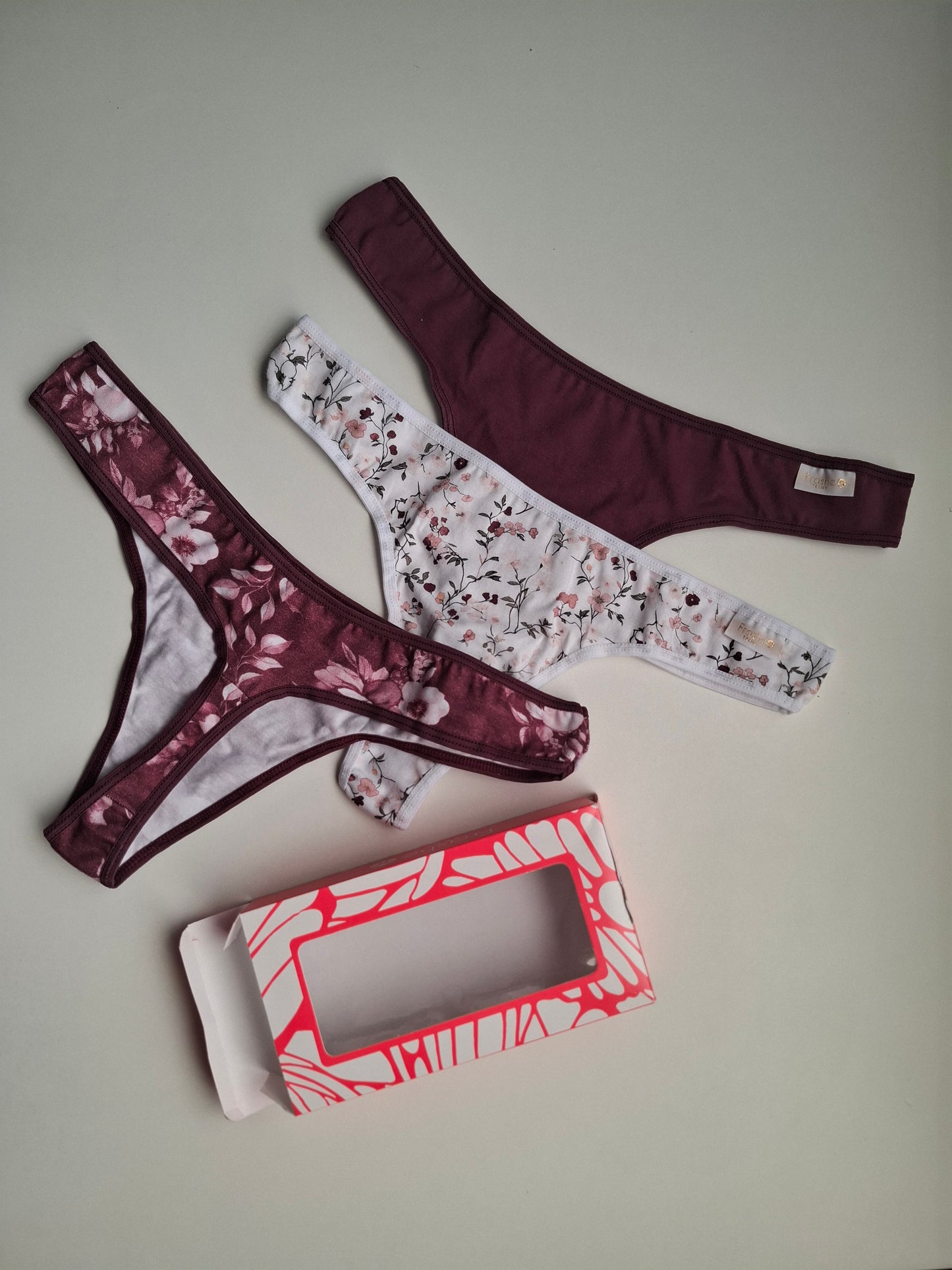 Art. 5010 Pack x 3 de Cola Less de Algodón Lycra Estampado Liberty Malbec