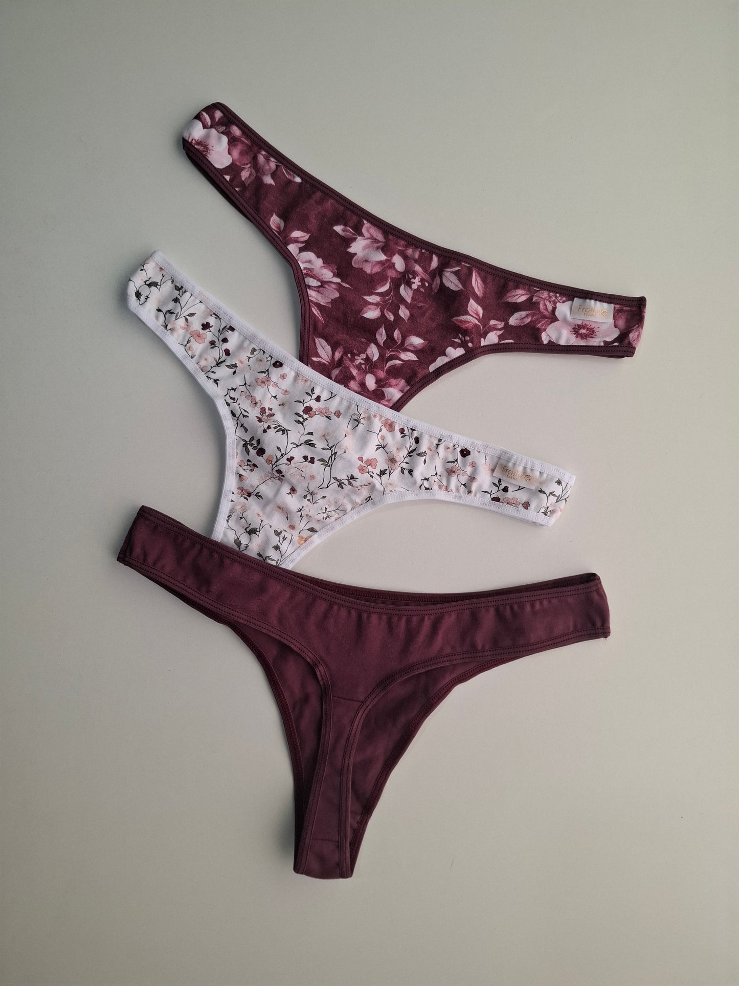 Art. 5010 Pack x 3 de Cola Less de Algodón Lycra Estampado Liberty Malbec