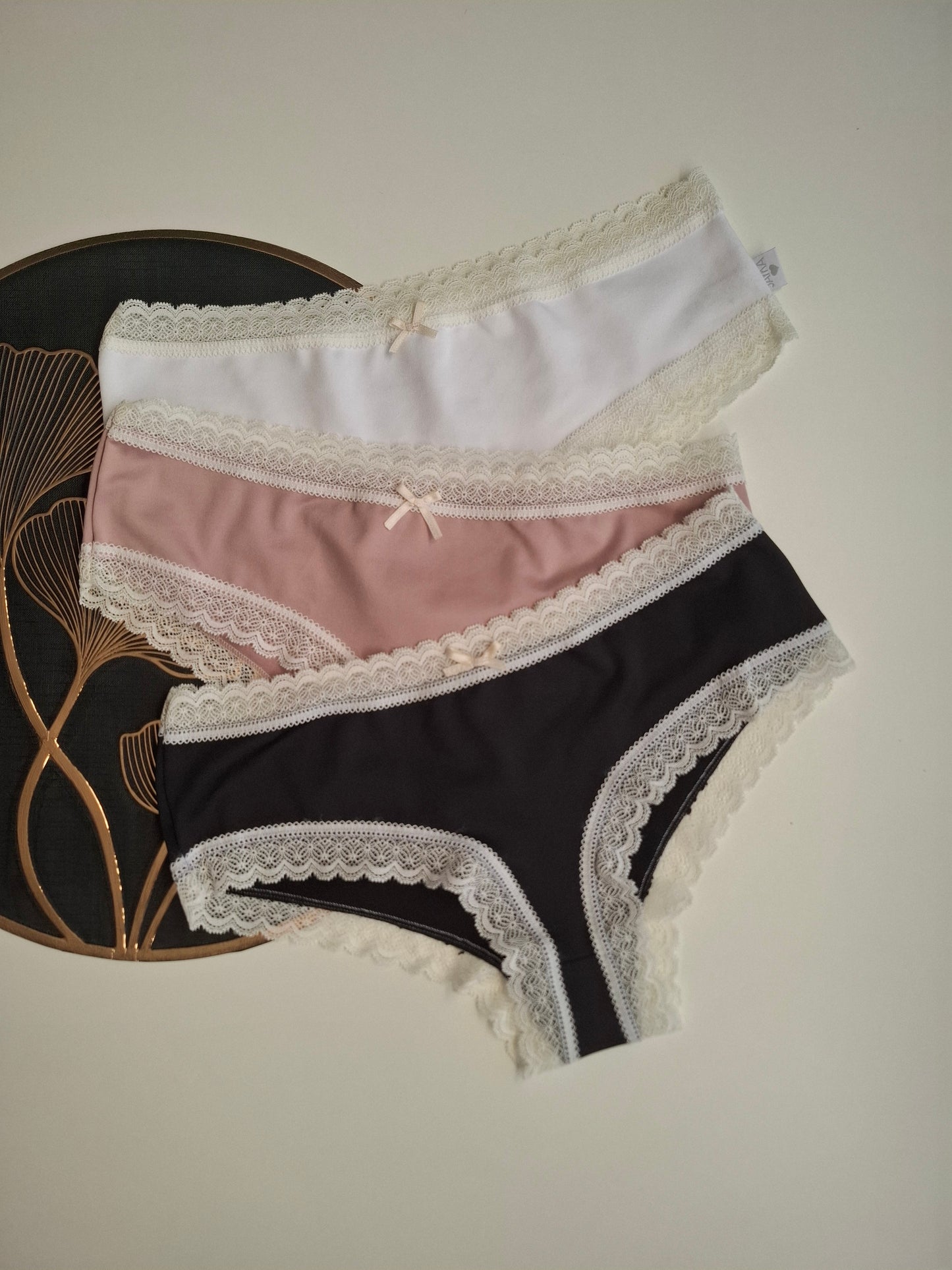 Art. 542 Pack x3 Culotte de microfibra con puntilla