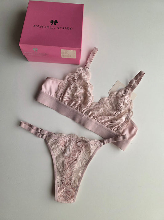 Art.5676 Conjunto Bralette de puntilla y Tanga Less