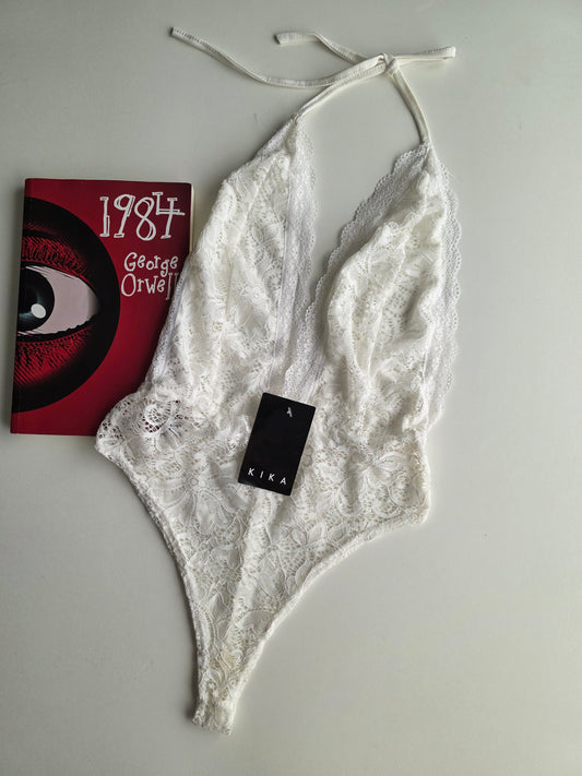 Body de encaje con tazas forradas
