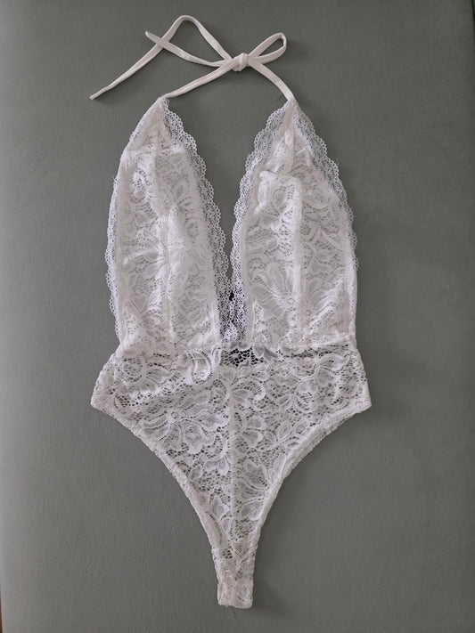 Body de encaje con tazas forradas