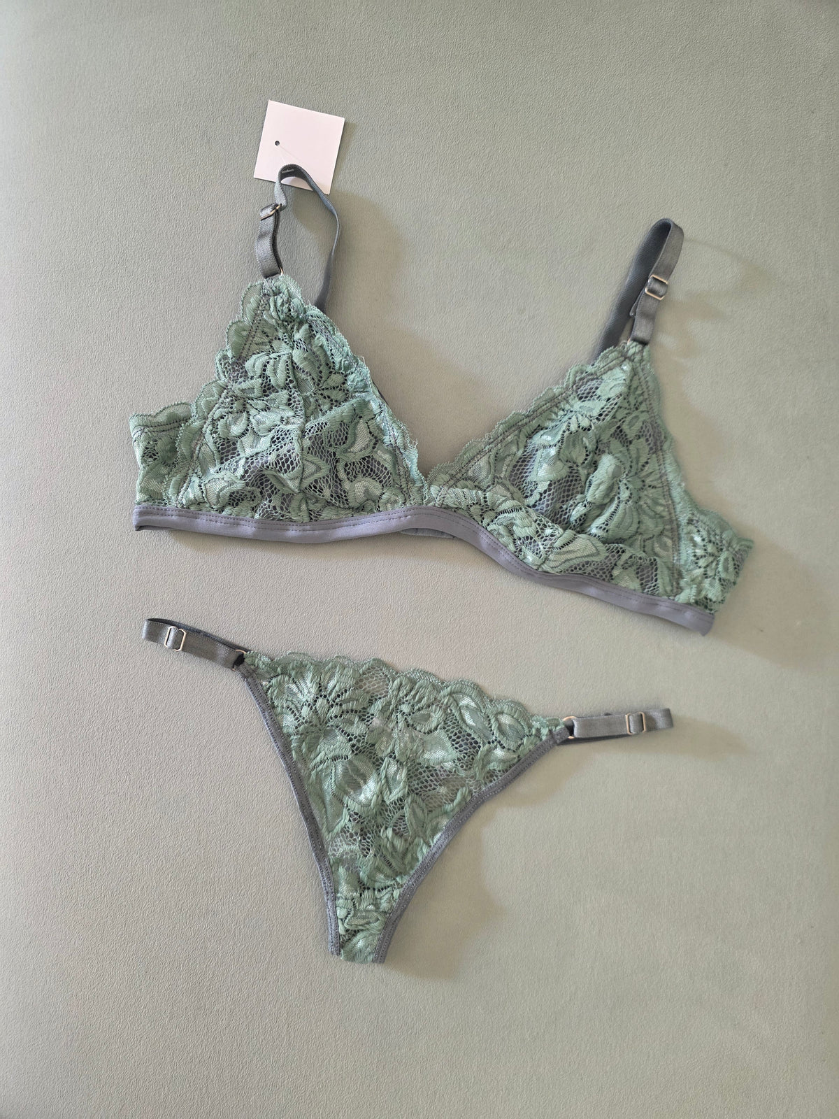 Art.819 Conjunto Bralette Puntilla