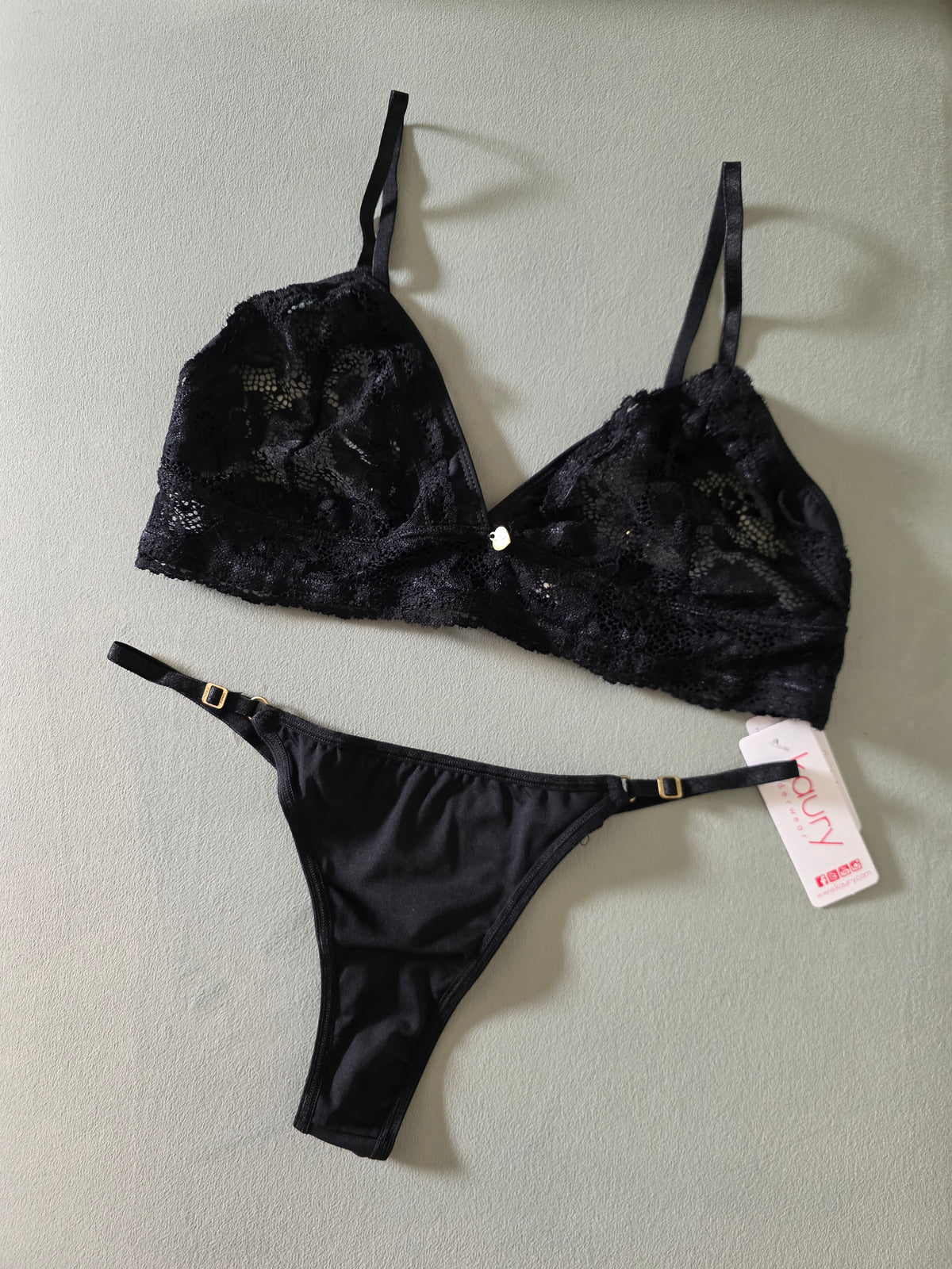 Art.8149 Conjunto Bralette de microfibra y puntilla