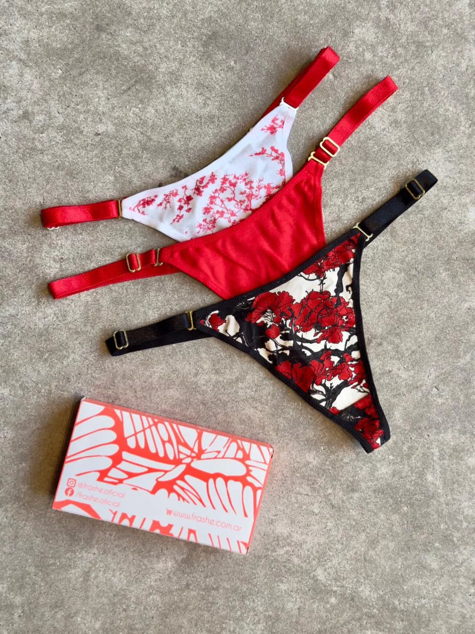 Art.5009 PACK X 3 DE TANGA CAVADA DE ALGODÓN LYCRA ESTAMPADO JAPAN